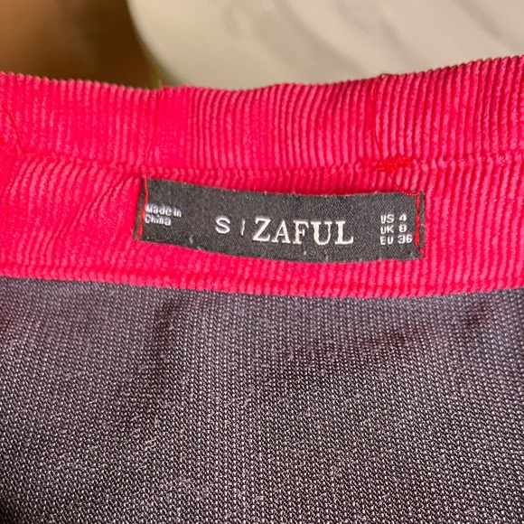 🏷️2/$20 - Courdoroy Colour Blocking Collared Button Up - Size S - Picture 2 of 5